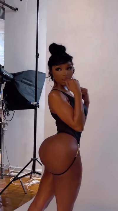 Big booty photoshoot