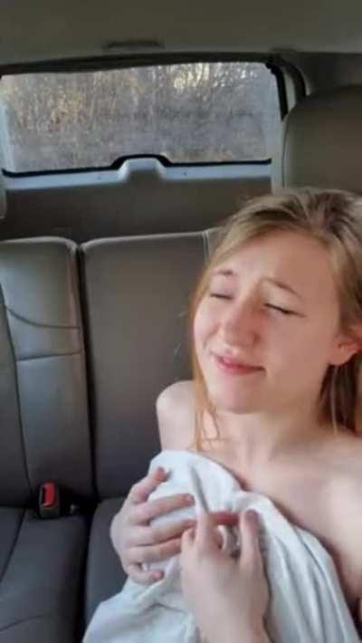 [Gif]Caught Masturbating in a Car (sound on)