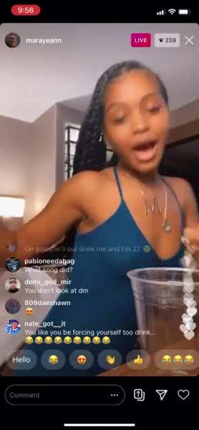 Lmao everyone in the live was telling her to stand up, she only did it once