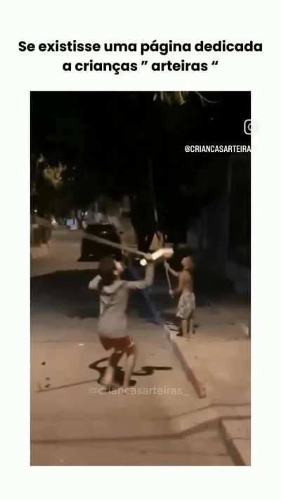 O som de sinuca e o mlk cantando pneu kkkk