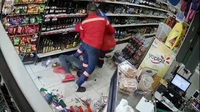 Robber gets a beatdown in Brazil