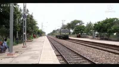 Ludhiana WAG 9Hi enroute to Delhi on the Delhi-Rewari section