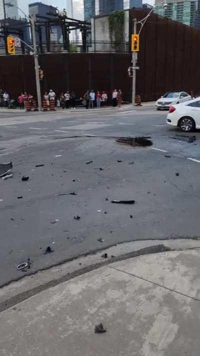 witnessed a car crash at lakeshore and Rees today. CRV ran red light and t-boned a Rolls Royce. Driver of the CRV fled after the crash without anyone noticing.