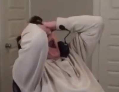 Jawsh scream but funny