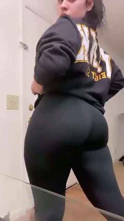 I need her @ 🙏😫