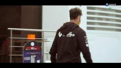 Ricciardo interrupts Lando's interview with Viasat