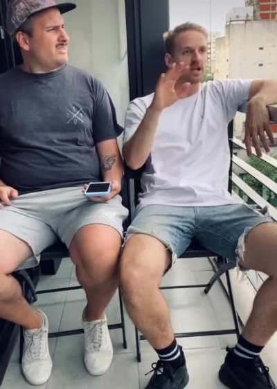 No puedo respirar del calor... pero puse la pava para el mate 😐😐😐