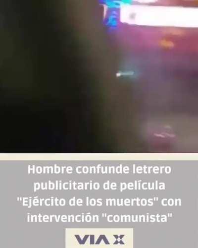 Saben porque el nefli es rojo?, porque es comunista