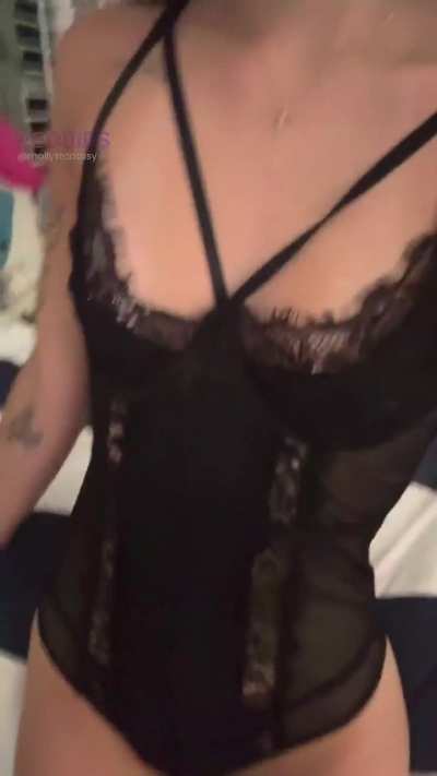 Do you prefer your girls in tiny packages? 🎀