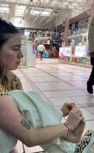 It turns me on even more if people stare at me 🤭👃🏻🧀