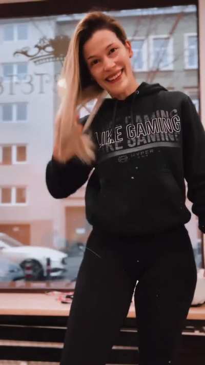 New Haircut 🖤🍑