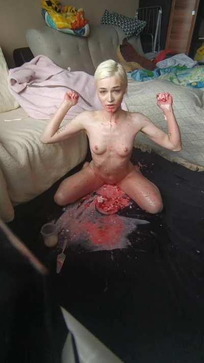 a lot of recycling and dirty talk with a whole cake in my new video 😍🎥 so cool to piss on the cake and vomit in it, And then eat it, smear it, and cum until I squirt 😍😍😍 DM me, honey ❤