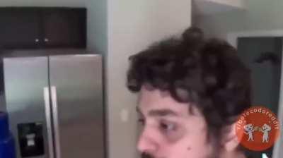 Eu jamais me cansarei de rir do monark 