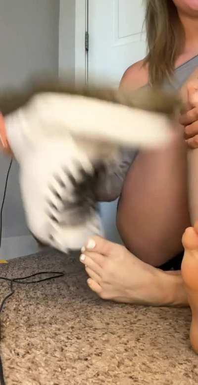 Sometimes I like to wear my boots sockless😄