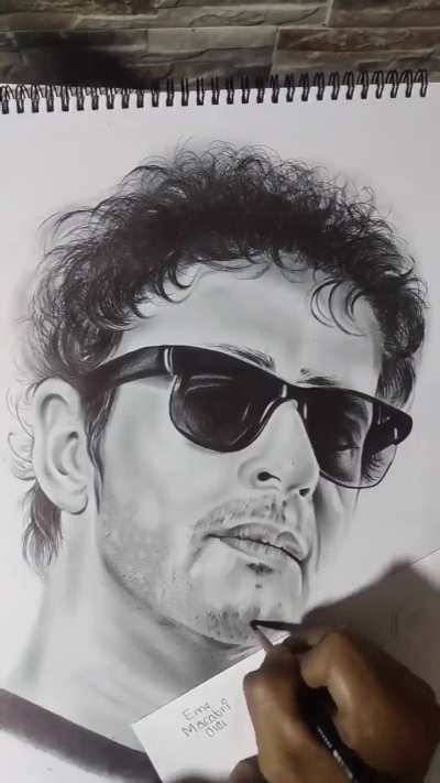 Realice este retrato en Timelapse de Cerati en boligrafo y grafito hace un par de meses el cual me gustaría compartilo con ustedes. Saludos