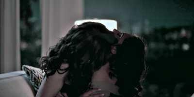 Jennifer Beals & Sepideh Moafi in The L Word: Generation Q [S2E2-2021]