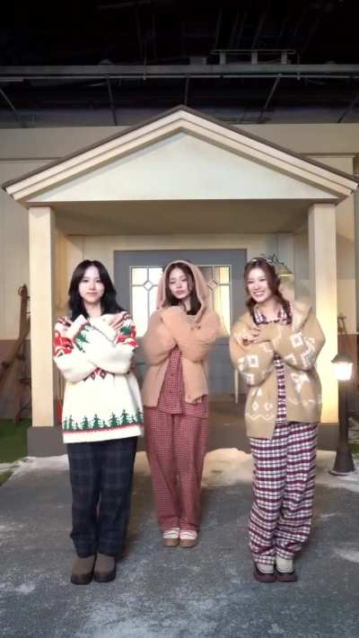 251221 Instagram Update with Sana, Mina and Tzuyu - ✨🎄HAPPY HOLIDAY🎄✨ Wonderful Day♪
