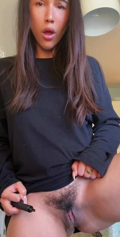 I would love to pee in your lap 🙈