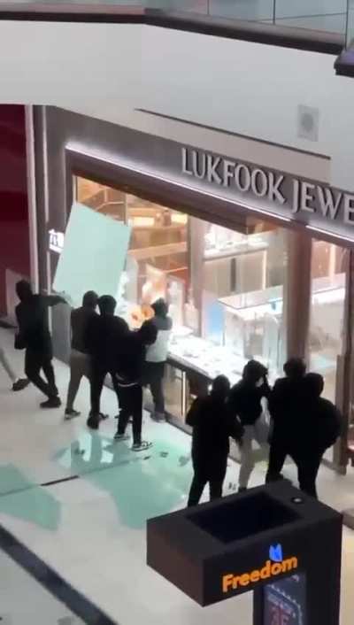 Luk Fook Jeweler robbed again at Markville Mall, Markham ON 