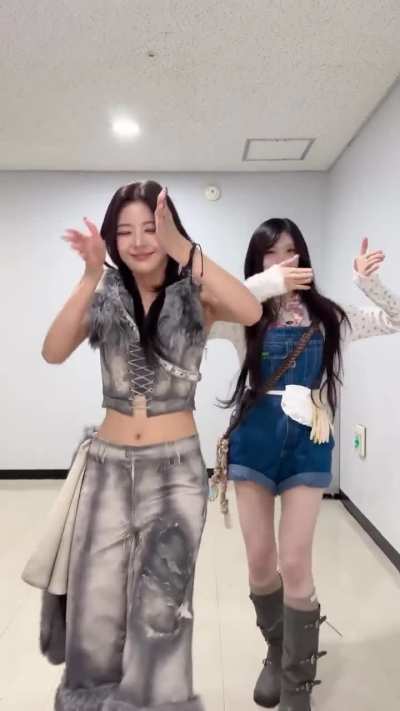 251117 ITZY Instagram Reels Update with Lia - Give me the X, give me the O give me the #TNVSChallenge w/ #LEESEO nim💕