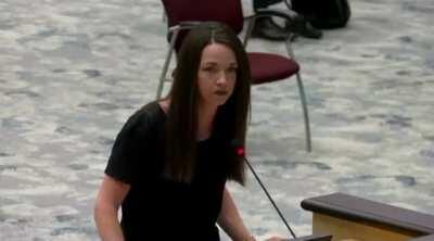 Courtney Ann Taylor, a mother in Georgia. She’s one of the many parents who’ve HAD IT with mask mandates, especially for young kids in school.