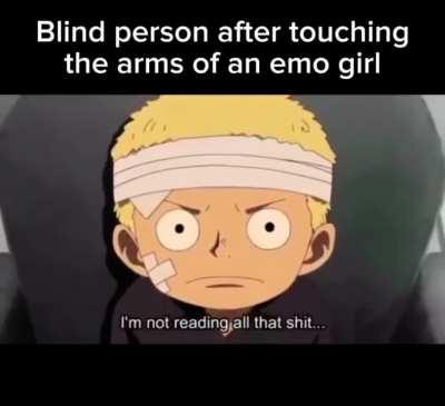 Ciegos tocando los brazos de la emo