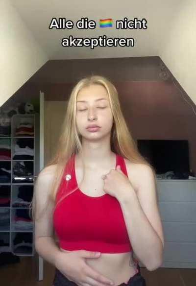 Diese Brüste sind so geil, da mal drauf spritzen und ihre Nippel mit Sperma einschmieren so geil