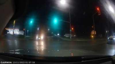 girl ran red light, t boned me, said it was my fault