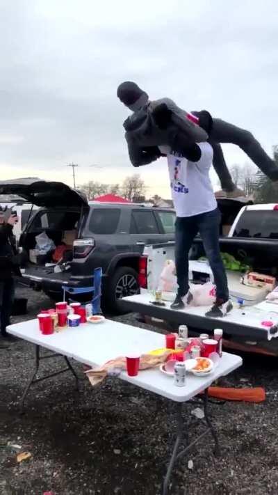 HMB and watch me tailgate in Buffalo