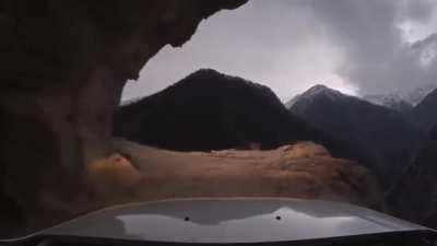 Average drive to work in Nepal 💪🇳🇵