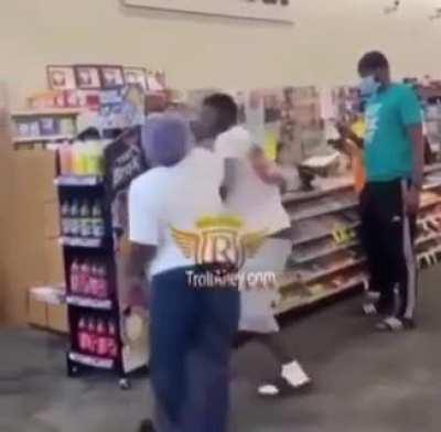 Mom delivers ass whooping to teen that skipped school on Zoom