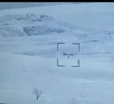 Ukrainian Stugna-P atgm strike on a group of Russian infantry. 