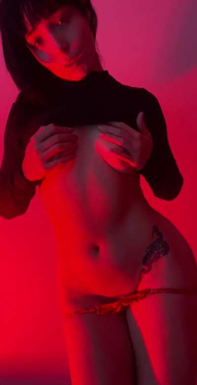 I owe you a handjob if you are able to guess my fav color