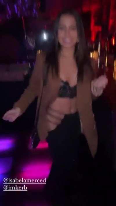 She knows how to work it