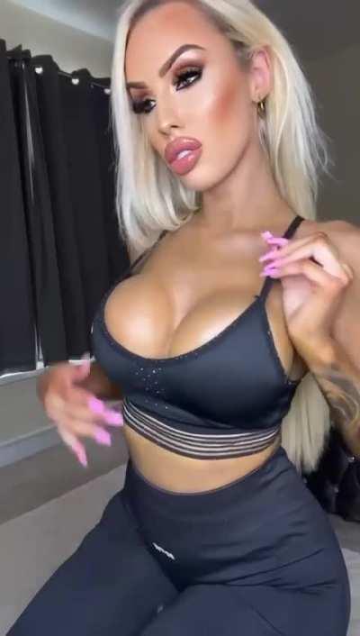 kim (@official_kimberely_anderson)