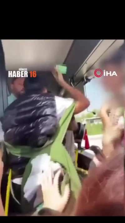 Orospu çocuğu tas kafa şoförden dayak yiyor