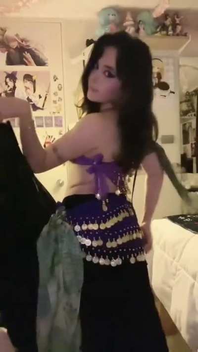 Lucillexs mostrando sus mejores pasos de baile P2