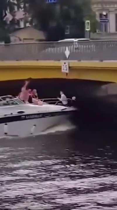 WCGW if I have zero awareness of my surroundings