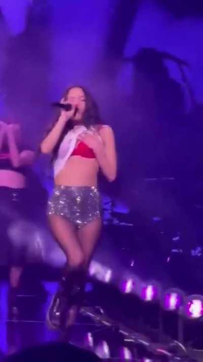 Olivia Rodrigo can’t help but show herself off