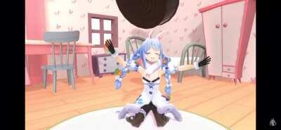 Pekora: Happy Birthday To Me...OMEDETOU PEKORA!!!