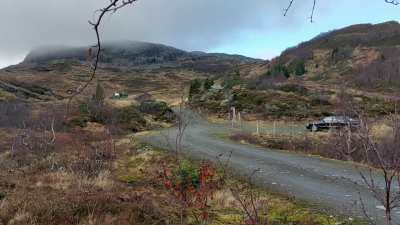 When I go hiking, I tend to take timelapses with the view from the mountain top. Not today. The parking lot timelapse turned out quite neat, though, my rare 구쿠스 included.
