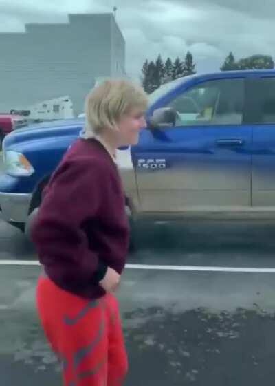 Anna twerking in sweatpants