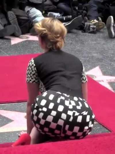 Scarlett Johansson bending that glorious big ass over