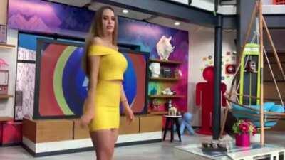 What would you guys think of a Yanet OnlyFans? Would you pay for it?