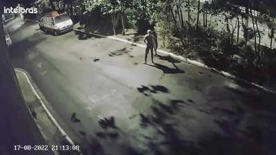 When fucking in a car in Brazil, be quick or be naked. Brazil the thieve's paradise