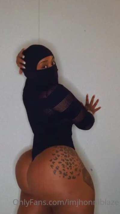 🥷🏾🍑🤤😍❤️