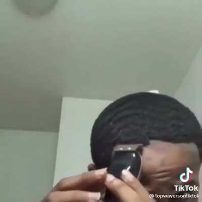 Even the phone was getting frustrated at his ass😭