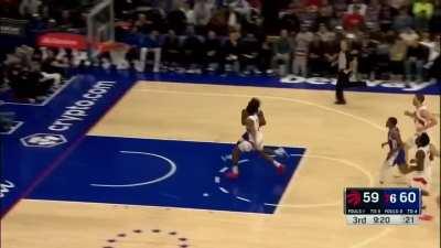 [Highlight] JOEL EMBIID WITH THE RIDICULOUS TIP BLOCK ON SIAKAM!