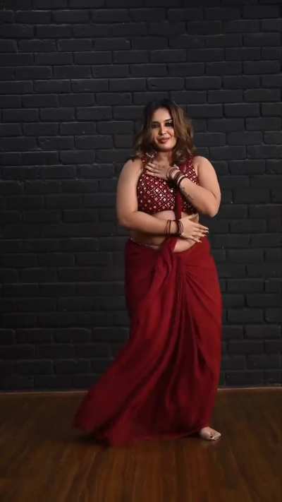 Priyanka nair aka aslan Arjun juicy busty beauty 