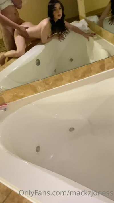 GET HER FOLDER ⬇️⬇️⬇️